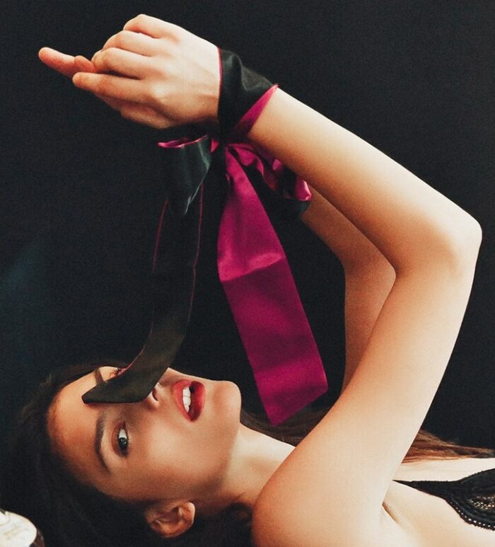 Venda de Saten Negro y Rosa 2